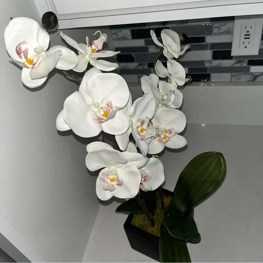 White‎ Faux Orchid Artificial Flowers with Vase Faux Plant Floral for Home Decor